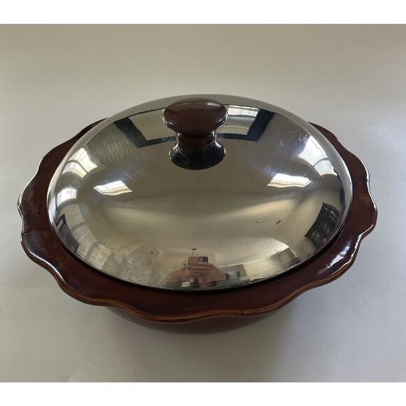 Vintage Westbend Brown Stoneware Scalloped Edge Casserole Dish With Lid - Picture 1 of 10
